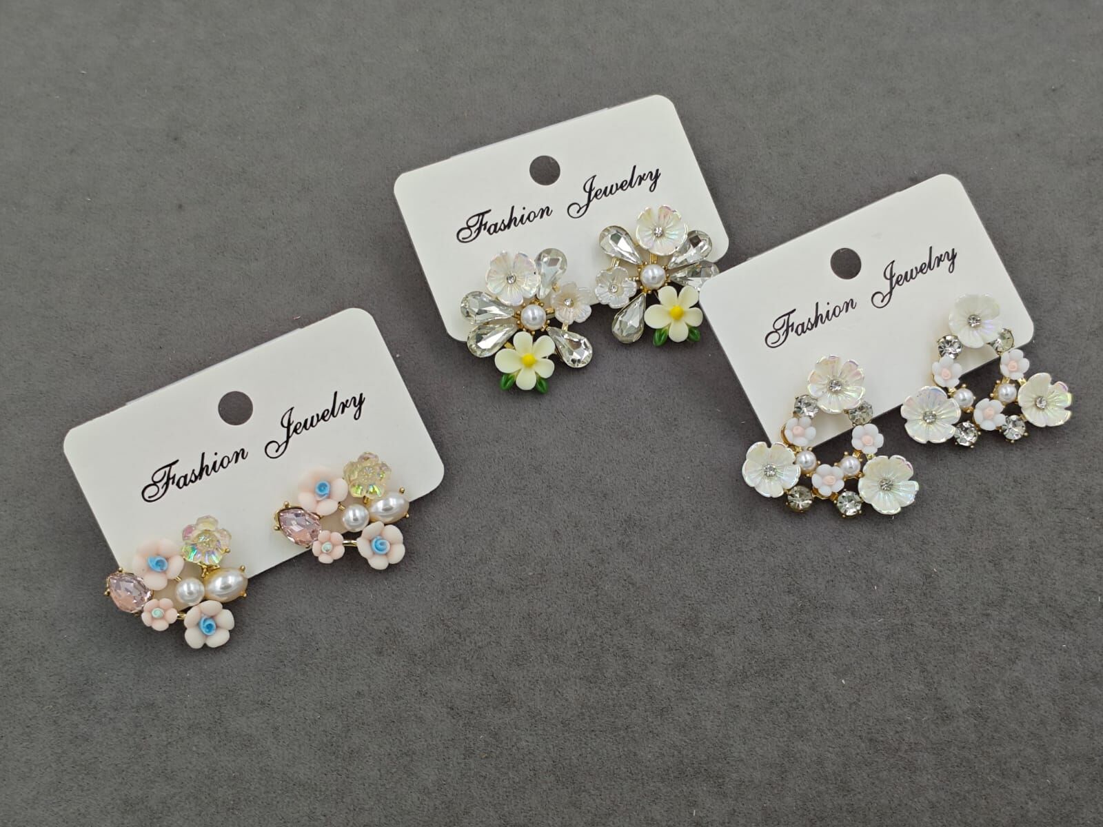 Çiçek Küpe 12Çift (Çift:60TL)