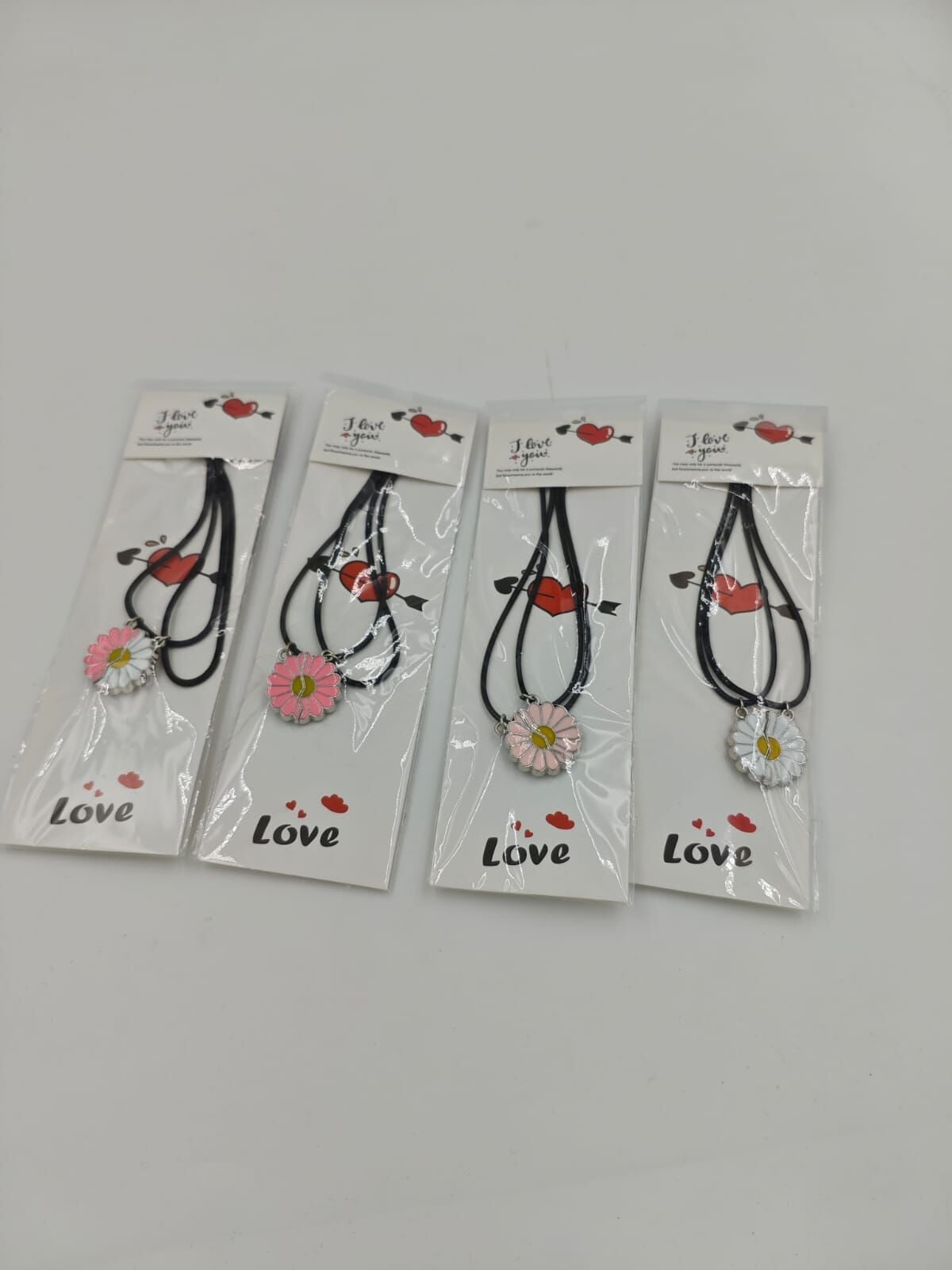 Mıknatıslı Arkadaşlık Kolyesi 12li (Adet:45TL)