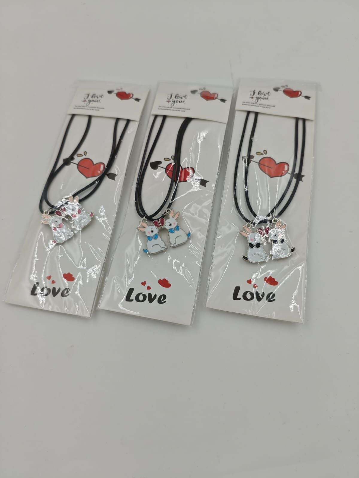 Mıknatıslı Arkadaşlık Kolyesi 12li (Adet:45TL)
