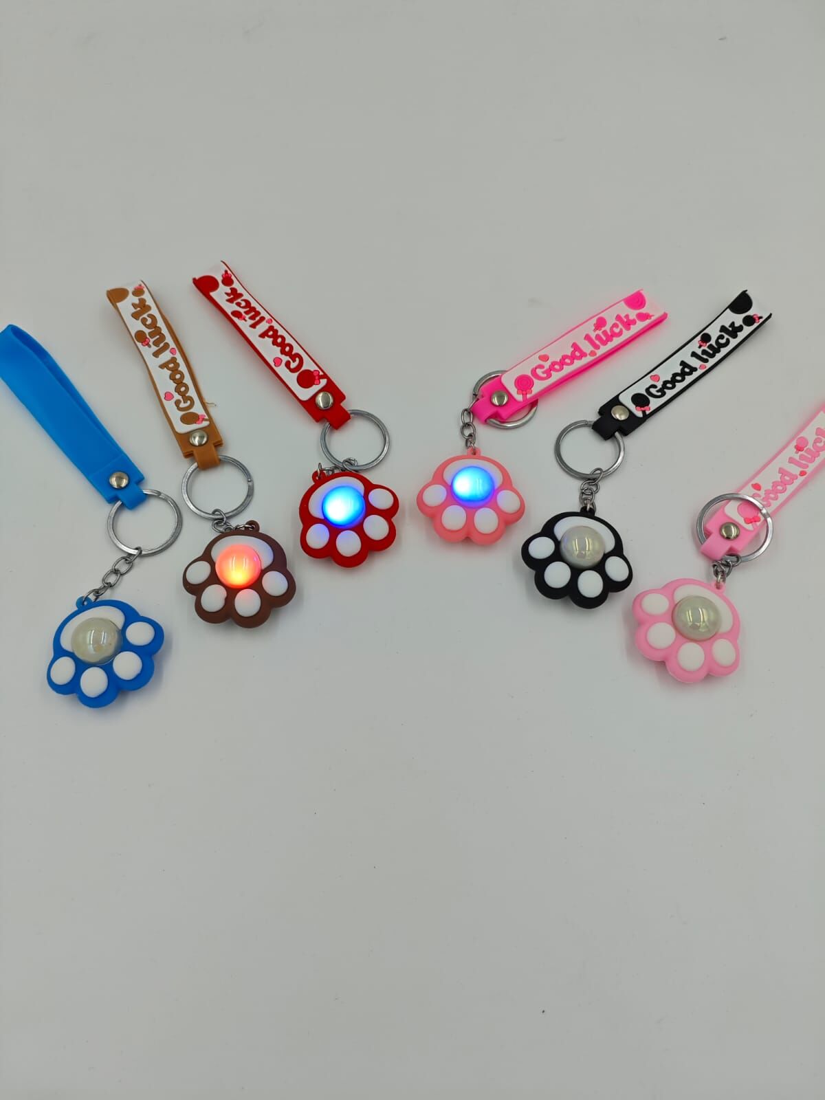 Işıklı Silikon Anahtarlık 12li (Adet:27.5TL)