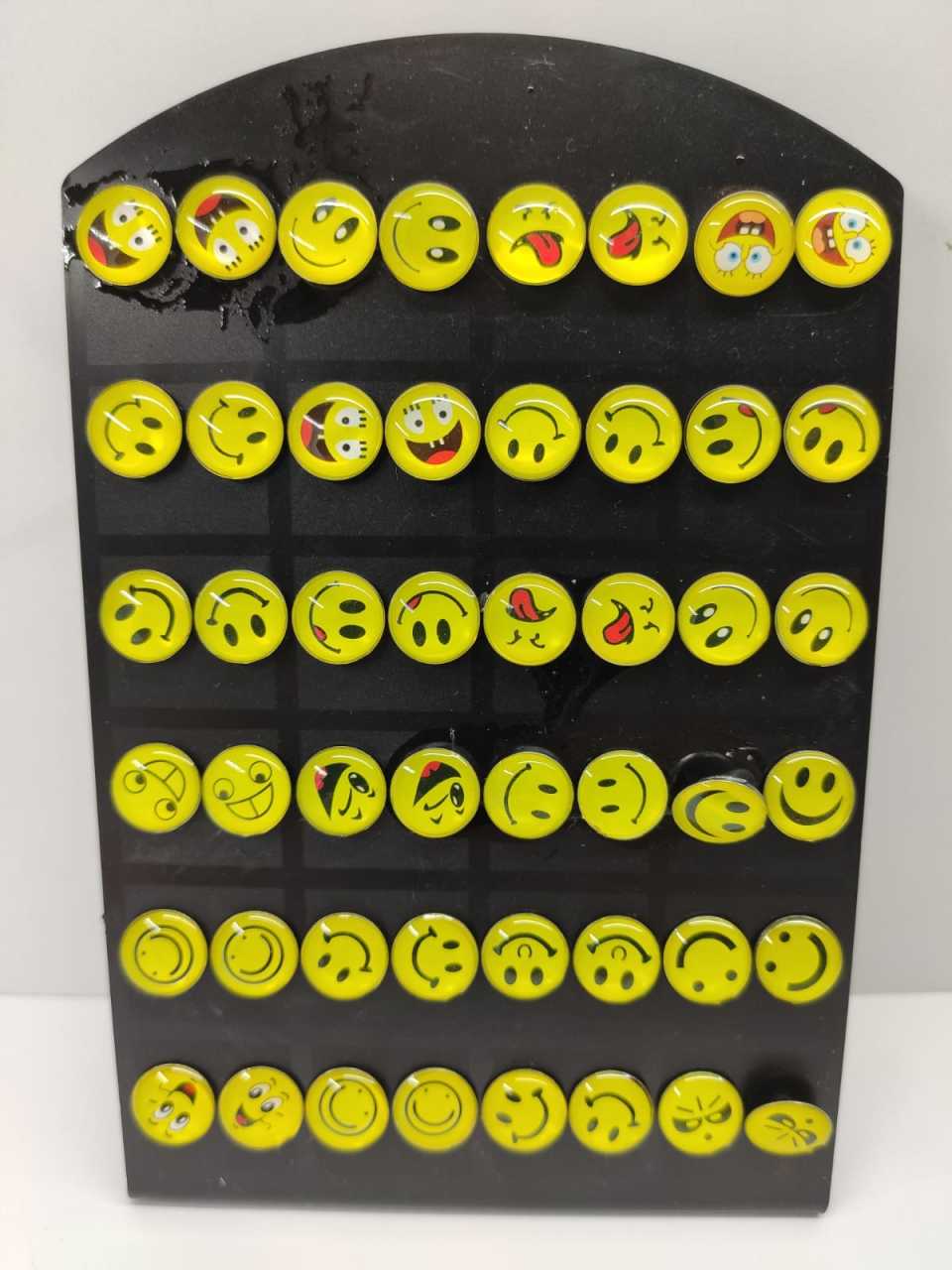 Emoji küpe