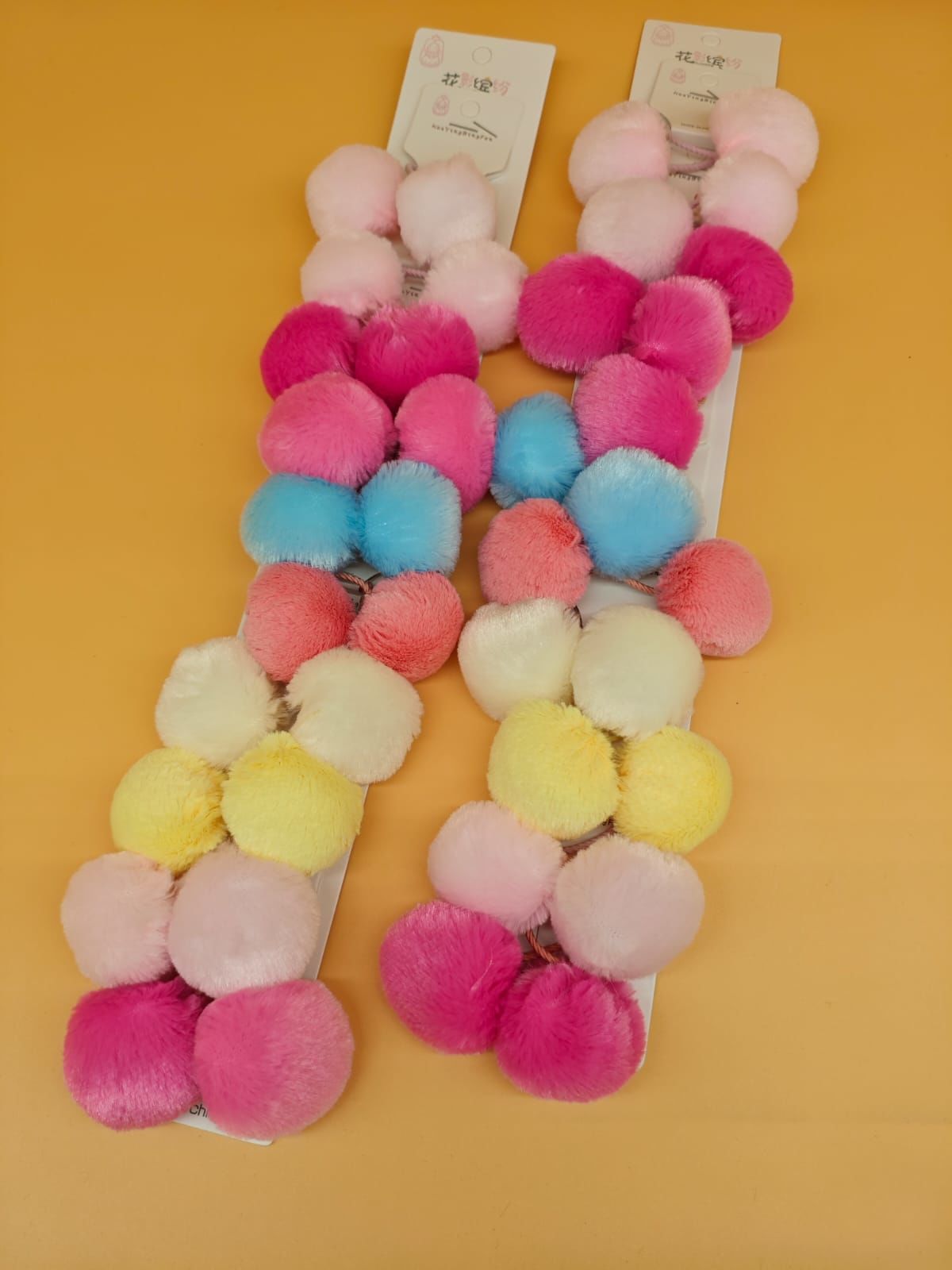 Ponpon Lastik Toka 10Çift (Çift:15TL)